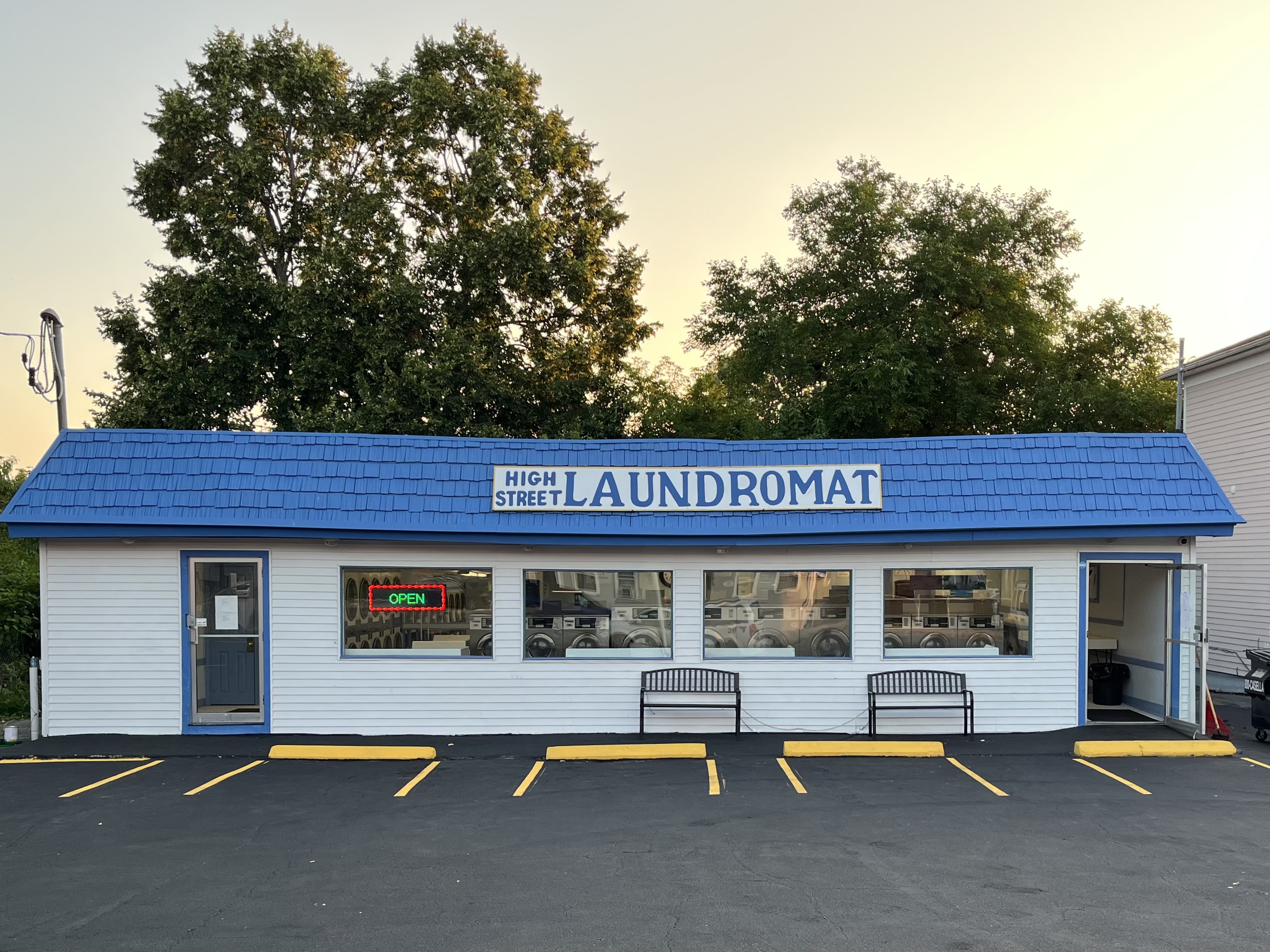 Front view of 183 High Street Laundromat
